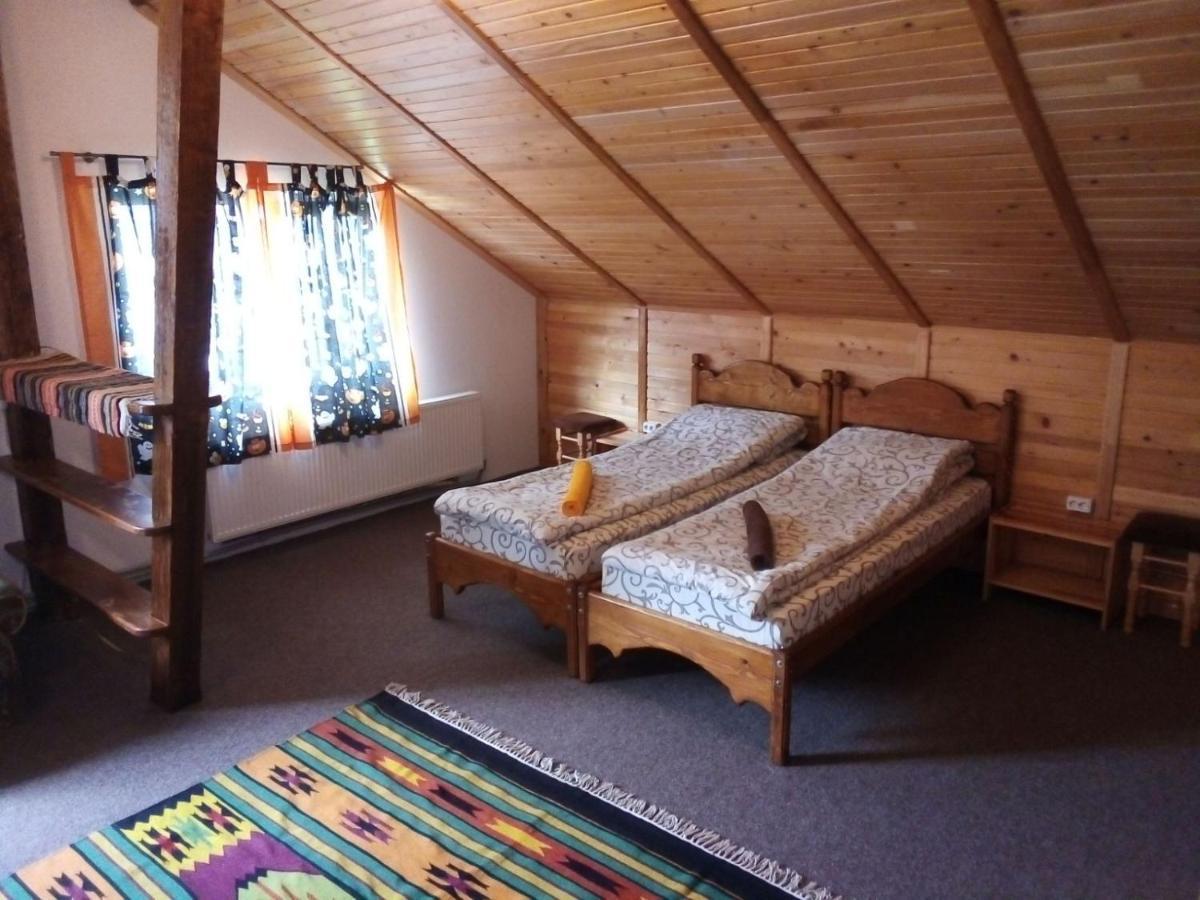 Guest House Mansarda ยาเรมชา ภายนอก รูปภาพ