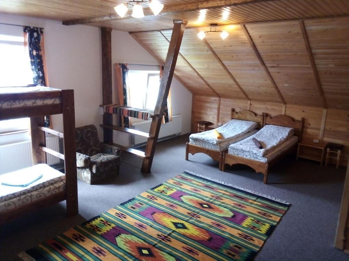Guest House Mansarda ยาเรมชา ภายนอก รูปภาพ